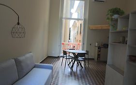 Renovated Apartment With Balcony In San Lorenzo - With Elevator